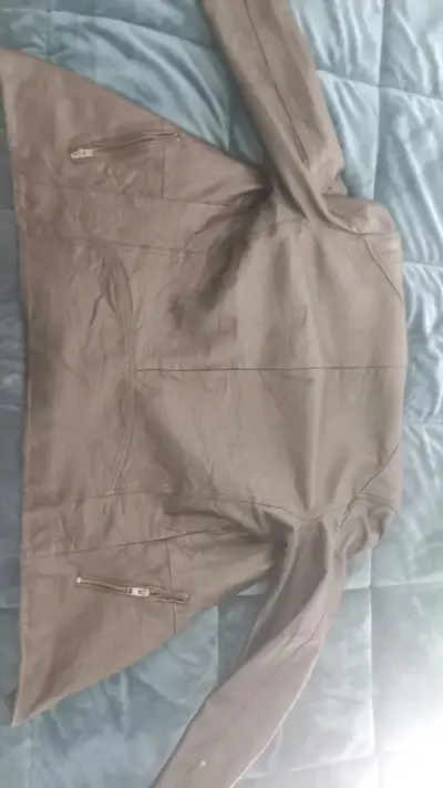 Chaqueta de cuero negra - miniatura 2