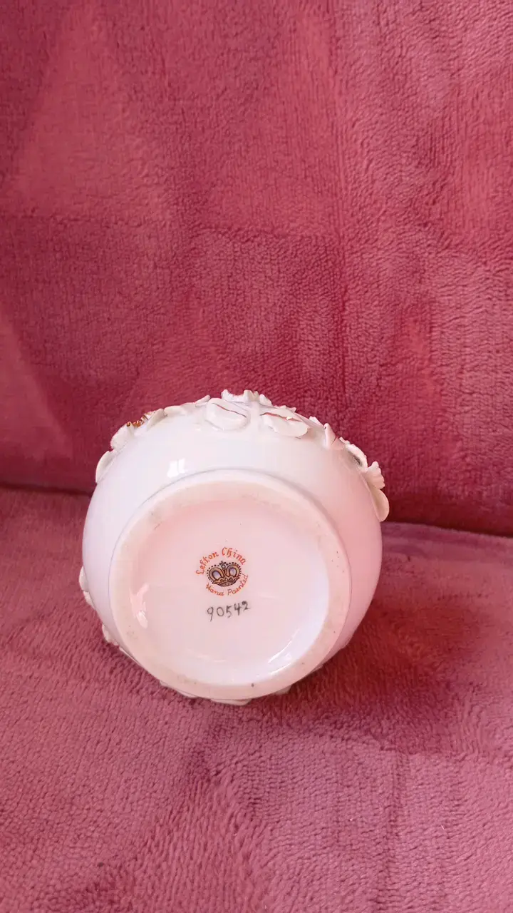 Florero de porcelana con diseño floral - 2