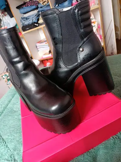 Botines de plataforma negros con cierre lateral - miniatura 2