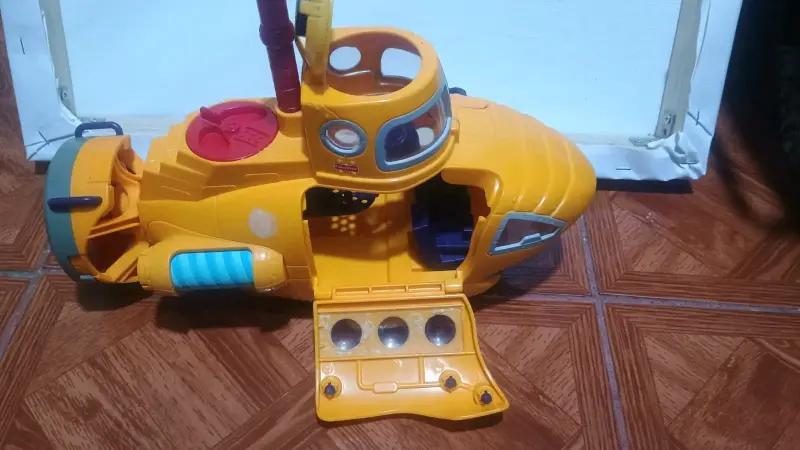 Submarino de juguete amarillo para niños - 2