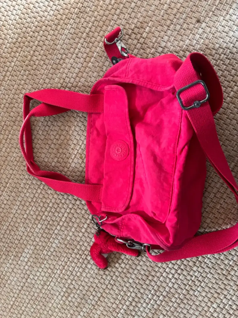 Bolso Kipling rojo con correa ajustable - 1