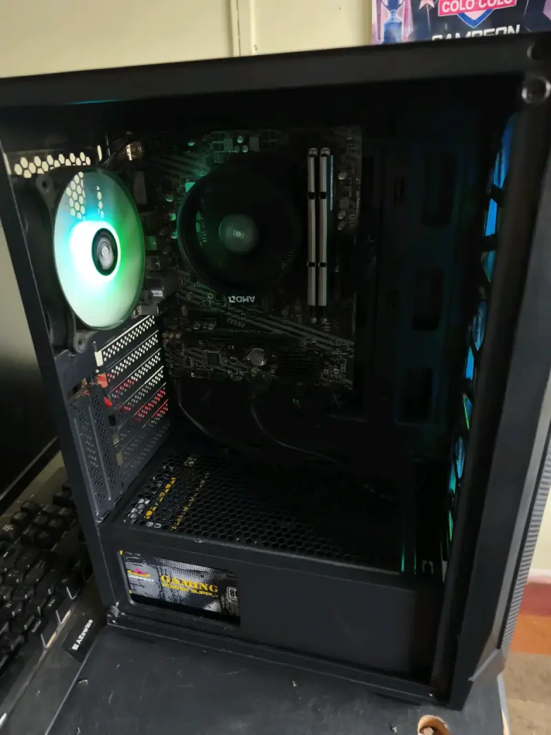 PC Gamer Rzen 3 3200g - 4