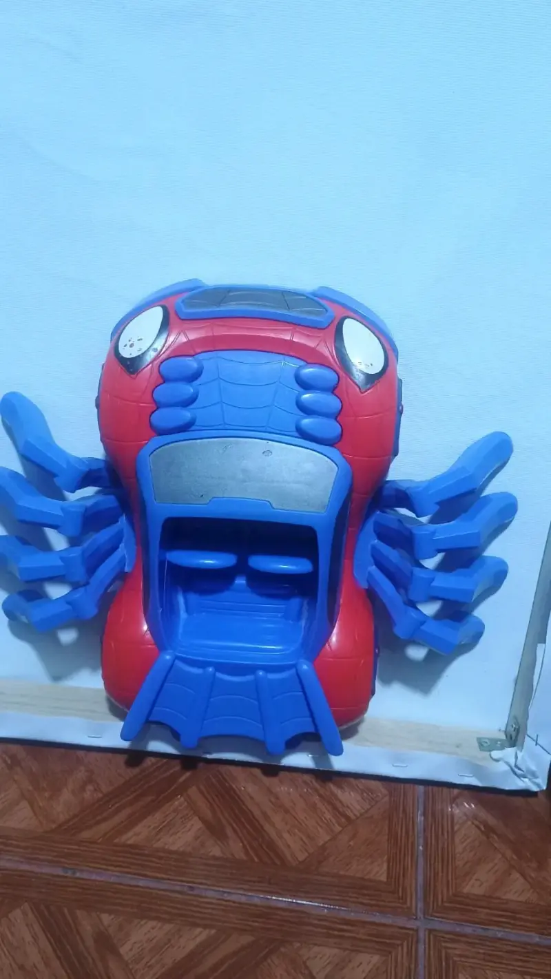 Auto de Spiderman azul y rojo - 3
