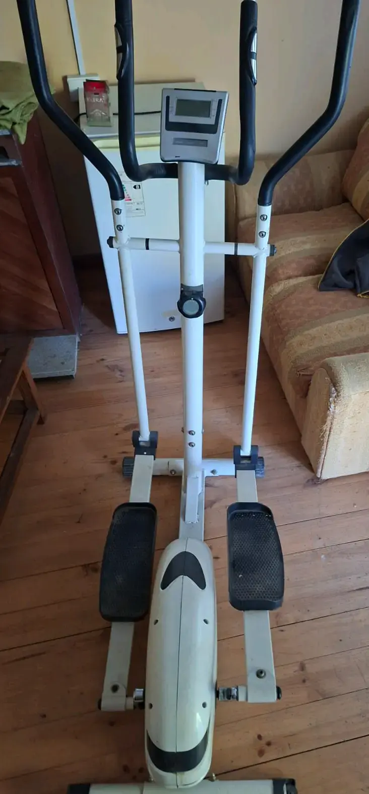 Máquina elíptica de ejercicio en buen estado