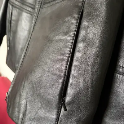 Chaqueta de cuero negro East 5th para mujer - miniatura 4
