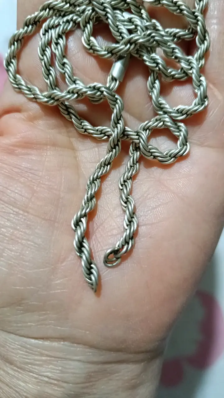 Cadena de plata trenzada elegante