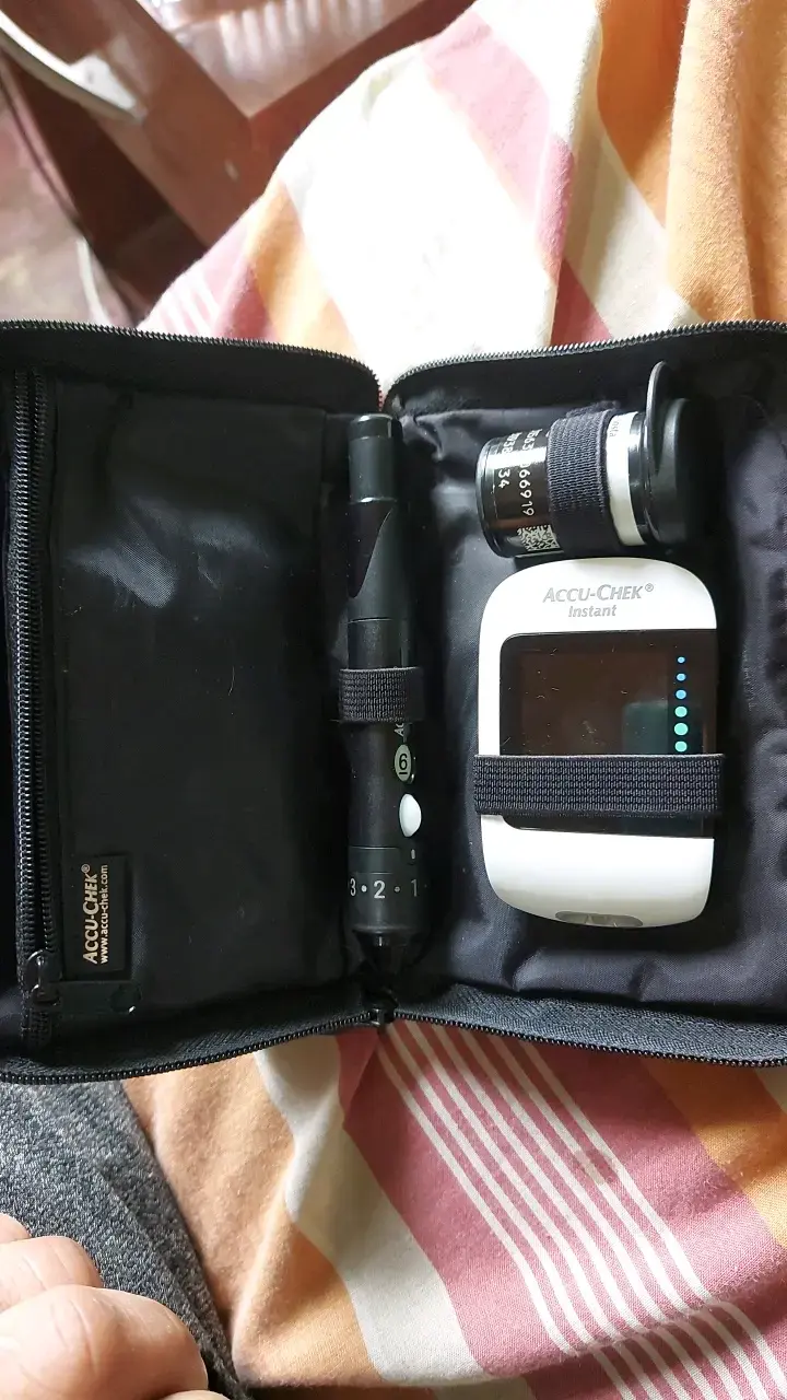 Kit medidor de glucosa Accu-Chek Instant