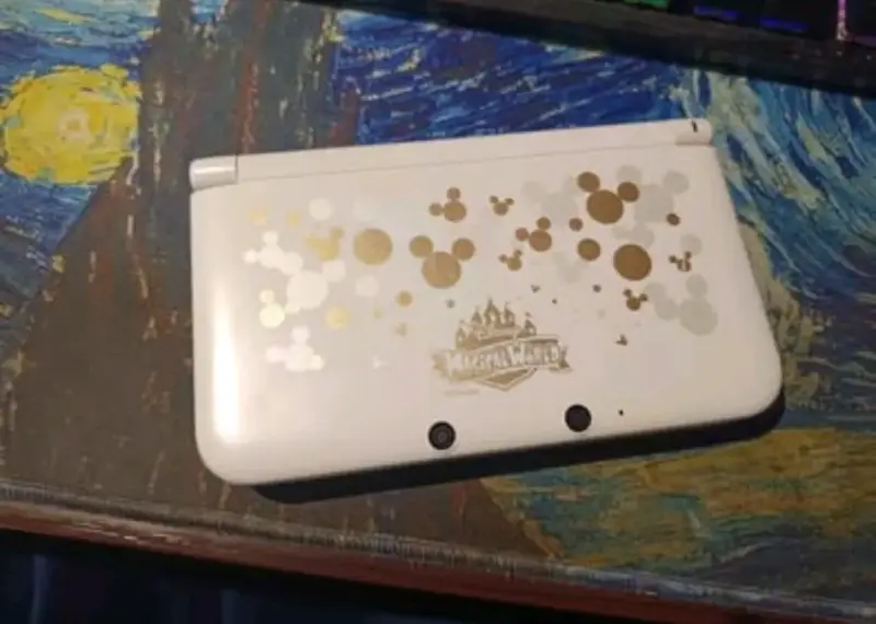 Nintendo 3DS XL Edición Disney Magical Worl - 1