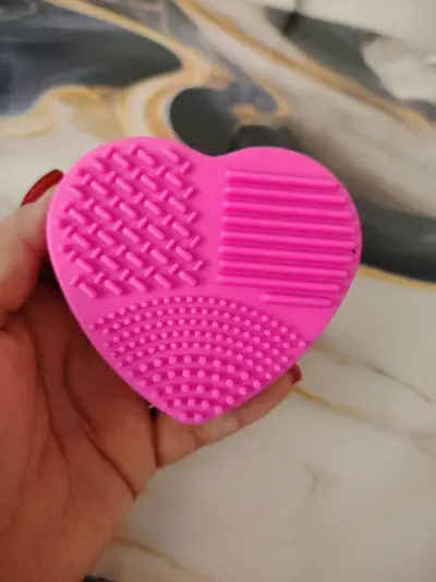 Limpiador de brochas de maquillaje en forma de corazón - miniatura 3