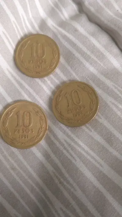 Monedas de 10 pesos chilenos 1981 y 1982 - miniatura 1