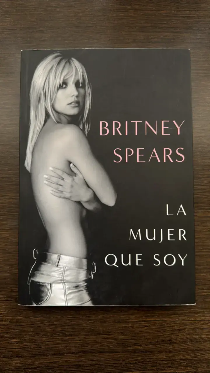 Libro 'La Mujer Que Soy' de Britney Spears - 1