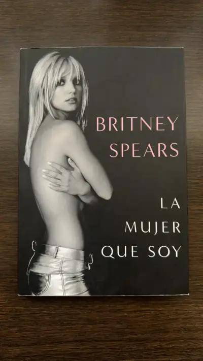 Libro 'La Mujer Que Soy' de Britney Spears - miniatura 1