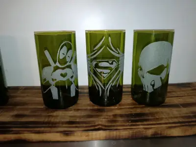 Vasos de vidrio reciclado con grabados decorativos - miniatura 2