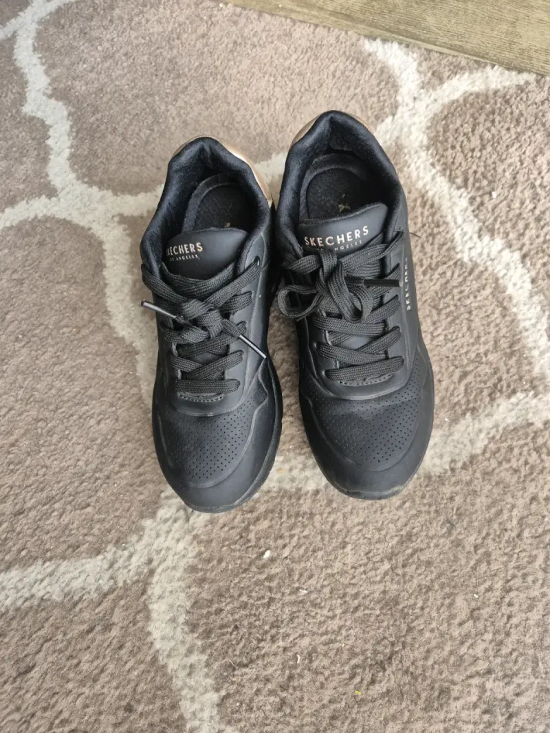 Zapatillas negras Skechers para hombre - 1