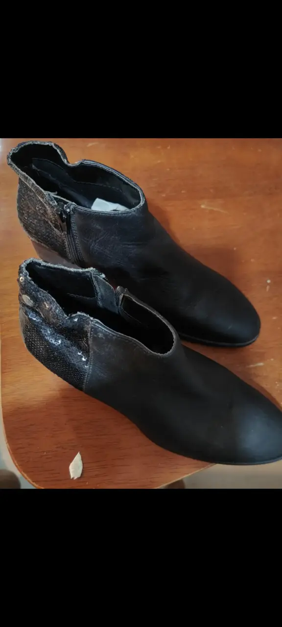 Botines de cuero negro C/Moran con detalle brillante - 2