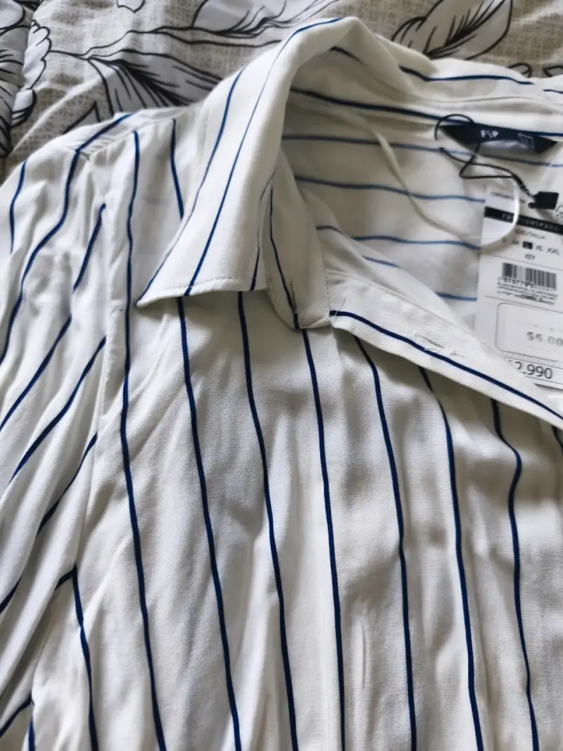 Blusa a rayas blancas y azules para mujer - 3
