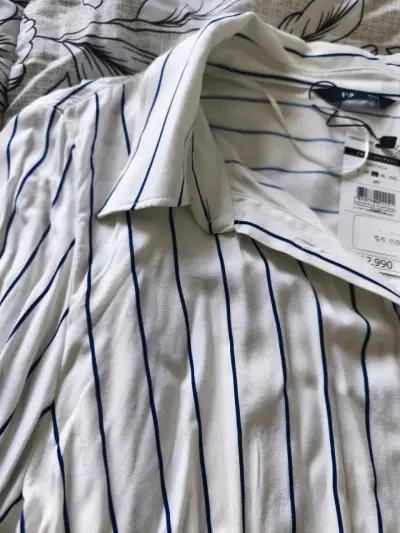 Blusa a rayas blancas y azules para mujer - miniatura 3