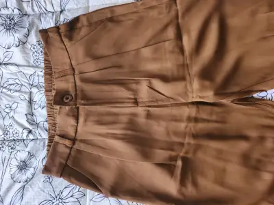 Pantalon de mujer color marrón con cintura elásti - miniatura 1