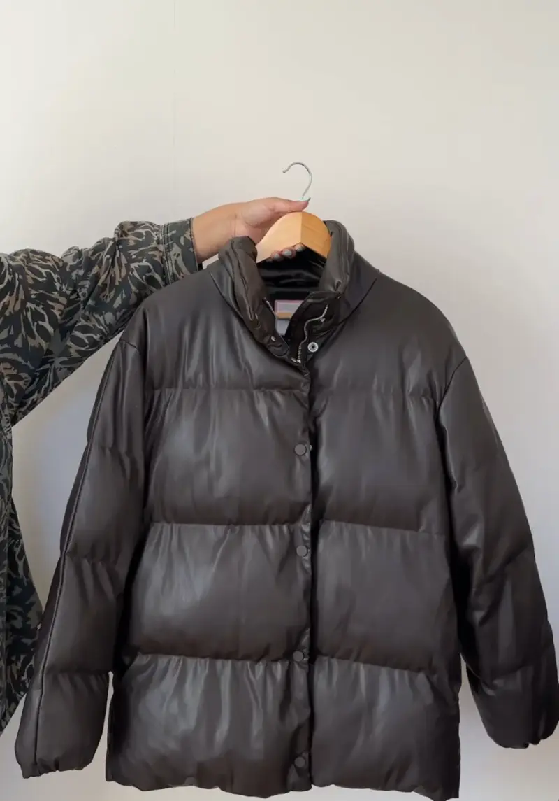 Chaqueta acolchada negra para invierno - 1