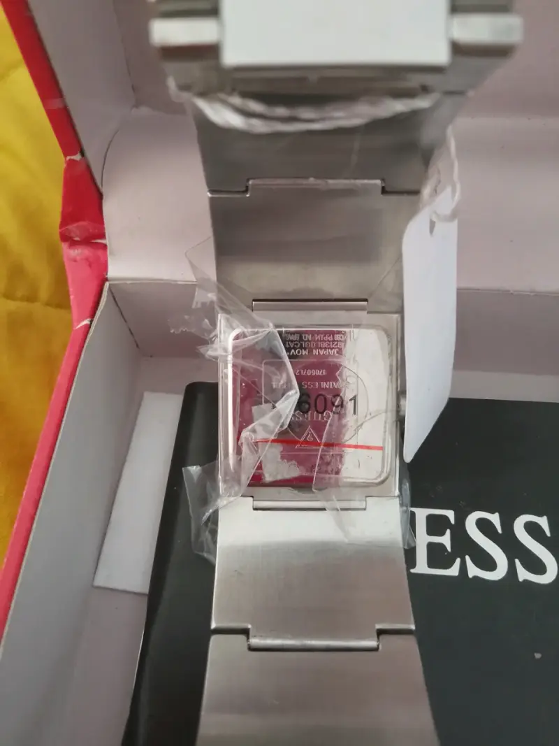 Reloj Guess para mujer con caja original - 2