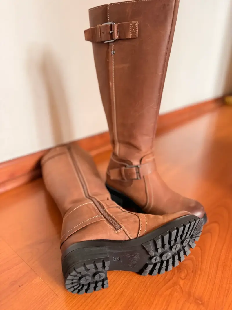 Botas de cuero marrón con tacón bajo - 2