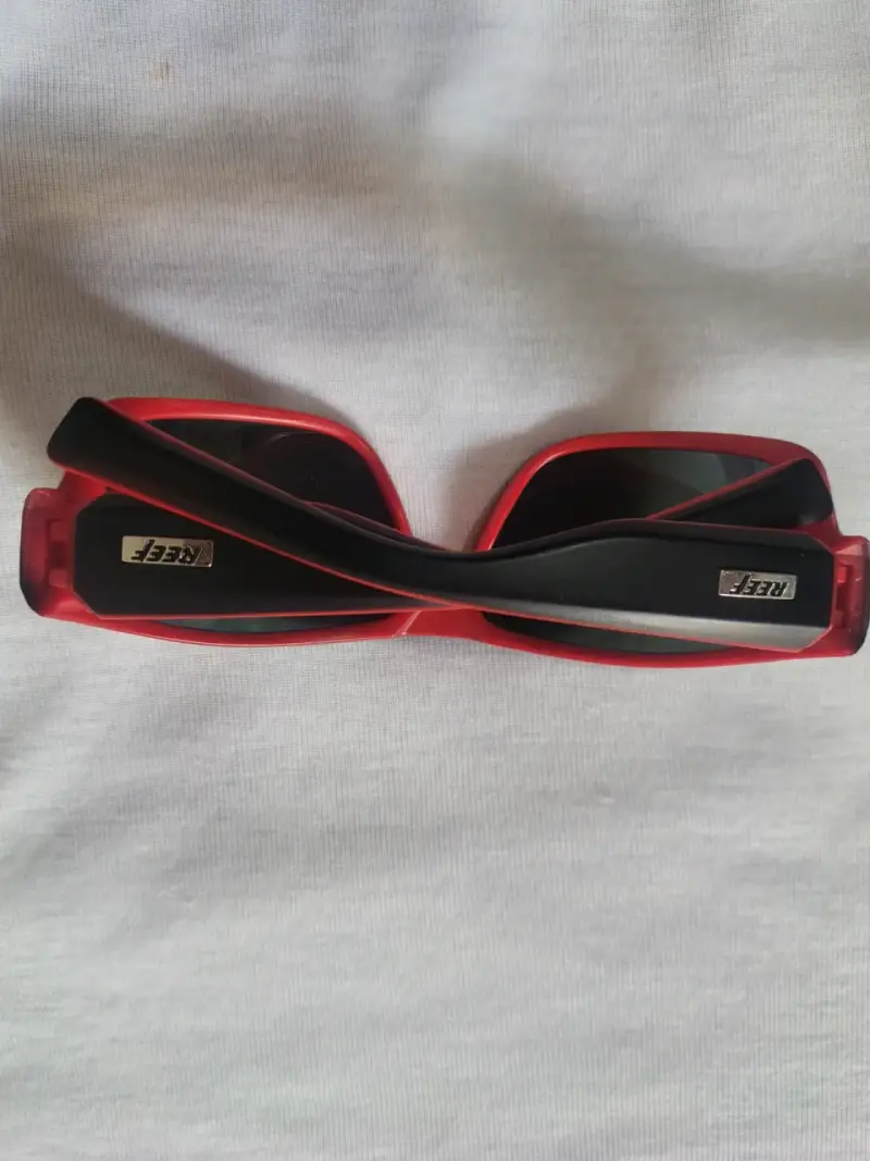 Gafas de sol deportivas Reef con protección UV - 3