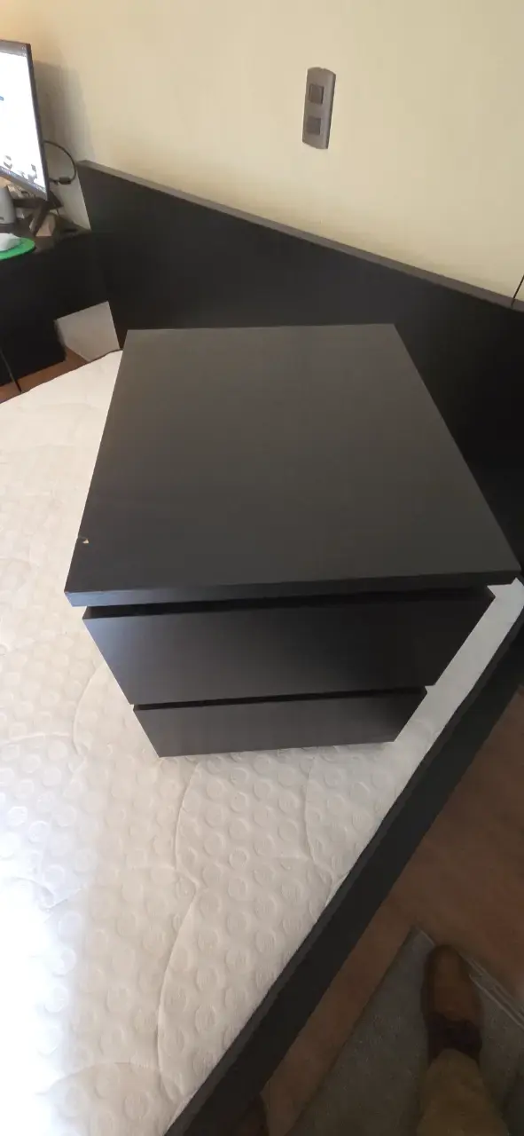 Cama queen con colchón en buen estado. Ikea - 6
