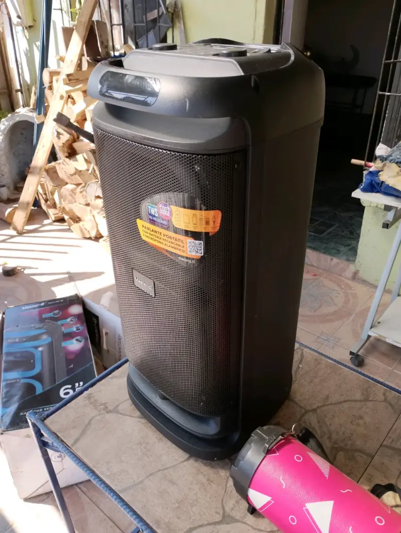 Parlante portátil Master-G con Bluetooth y TWS - 1