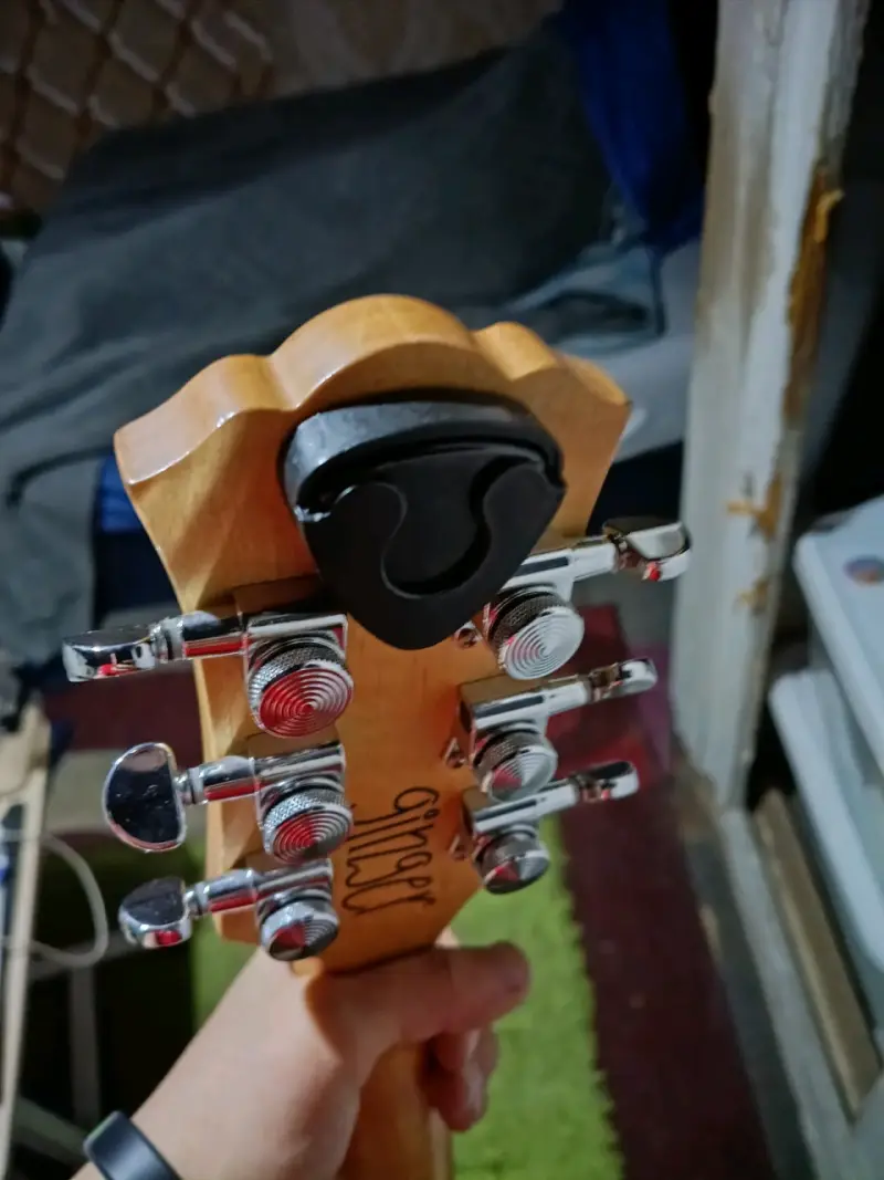 Guitarra Washburn de 6 cuerdas - 3