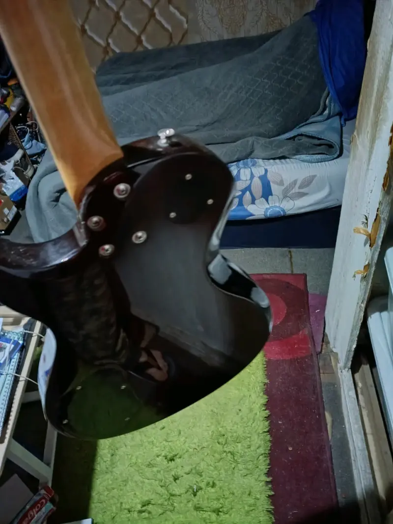 Guitarra Washburn de 6 cuerdas - 4