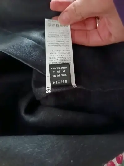 Chaqueta de cuero sintético negra Shein talla M - miniatura 1