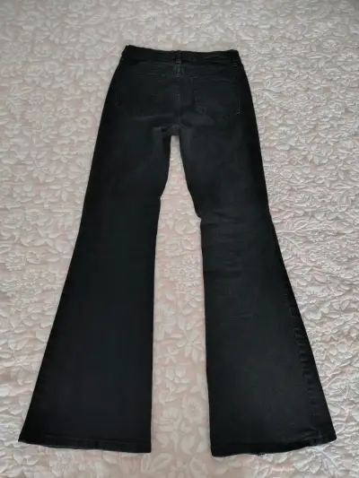 Pantalones acampanados negros Kendall para mujer - miniatura 2