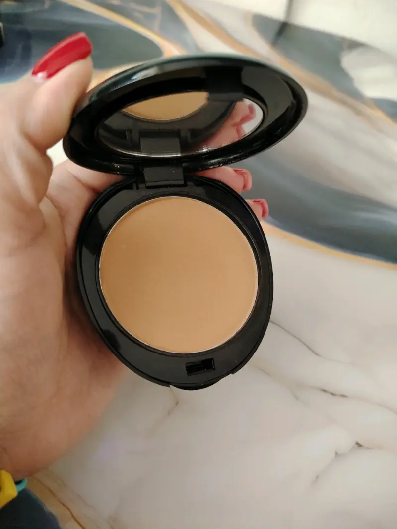 Polvo compacto Dolce Bella N°4 con espejo - 3