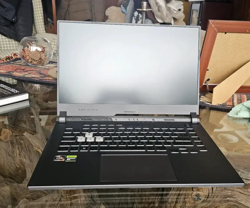 Laptop ASUS ROG Strix G153RC (2022) para gaming - 3