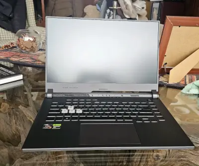 Laptop ASUS ROG Strix G153RC (2022) para gaming - miniatura 3