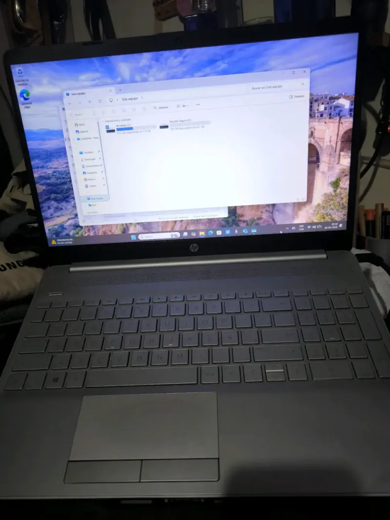 Laptop HP con Intel Core i7 y 12GB RAM - 1