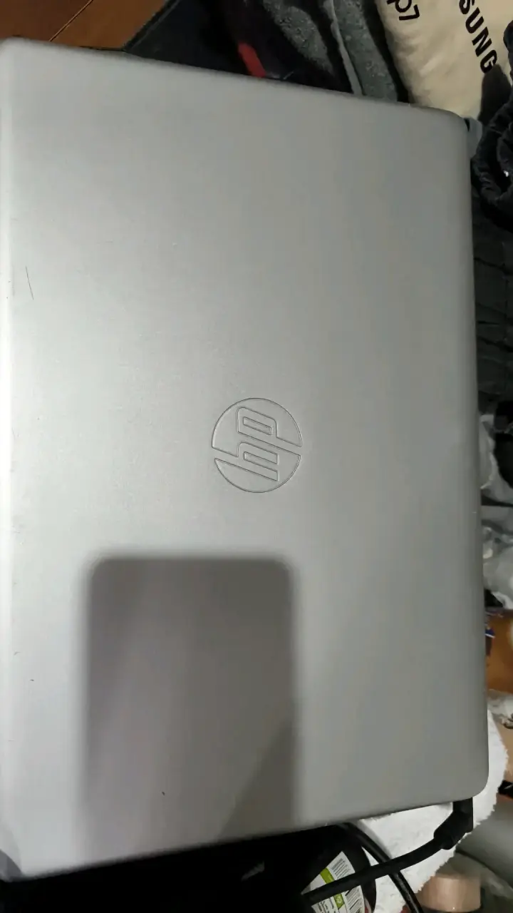 Laptop HP con Intel Core i7 y 12GB RAM - 2