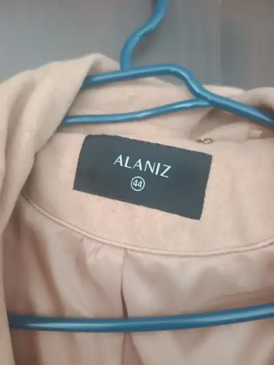 Abrigo beige de mujer Alaniz con capucha - miniatura 2