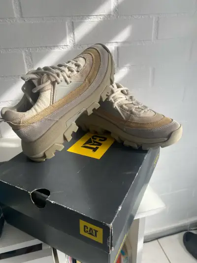 Zapatillas CAT beige para mujer con suela gruesa - miniatura 1