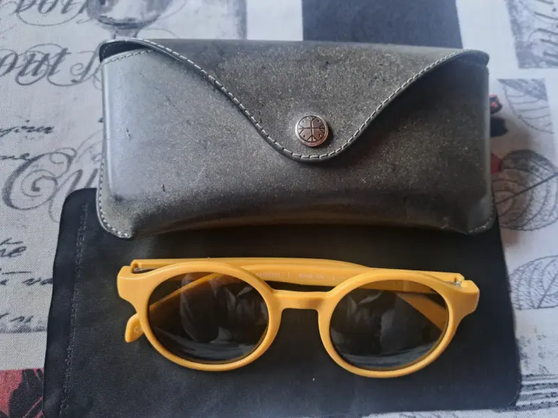 Gafas de sol amarillas Karün con estuche - 3