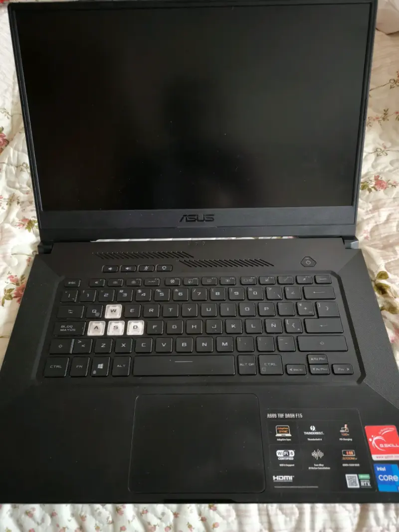 Laptop ASUS TUF Dash F15 con Intel Core i7 - 1