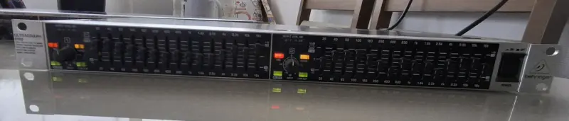 Ecualizador Behringer Ultragraph Pro FBQ150 - 2