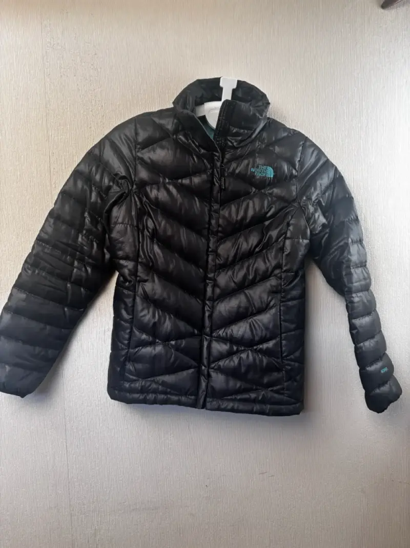 Chaqueta negra acolchada The North Face para mujer - 2