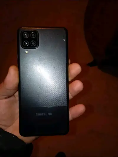 Smartphone Samsung Galaxy A12 en buen estado - miniatura 1