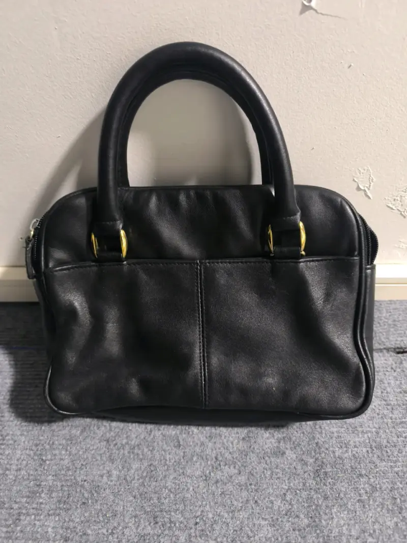 Cartera de mano negra elegante de cuero - 3