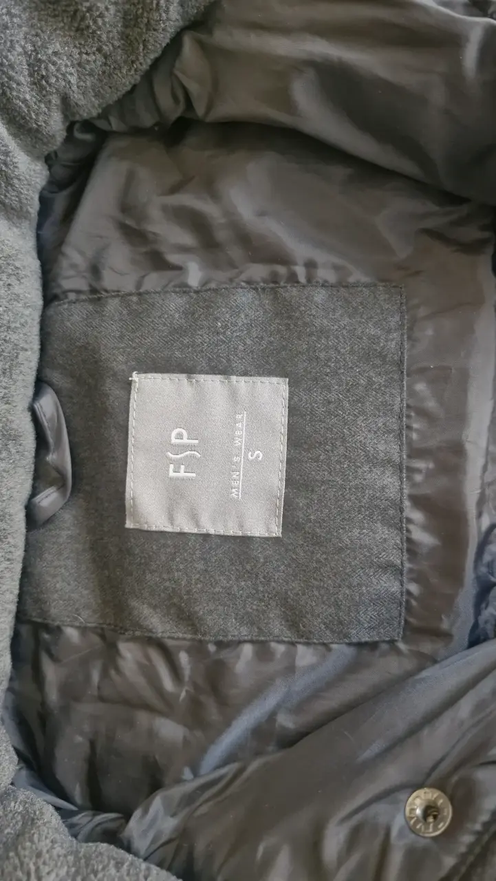 Chaqueta larga  negra hombre con capucha FIP - 3