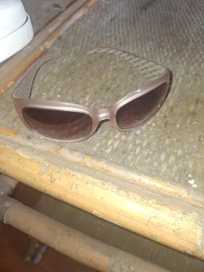 Gafas de sol Calvin Klein con estuche - miniatura 2
