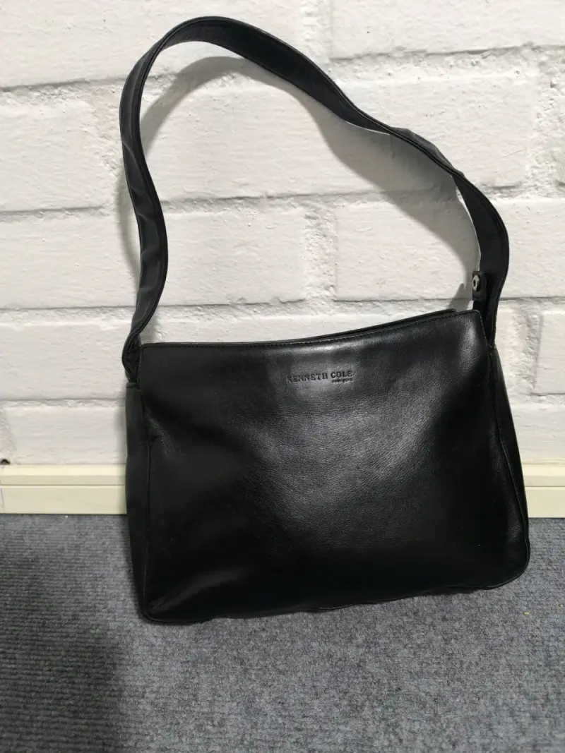 Cartera de cuero negra Kenneth Cole - 1