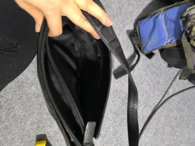 Cartera de cuero negra Kenneth Cole - miniatura 3
