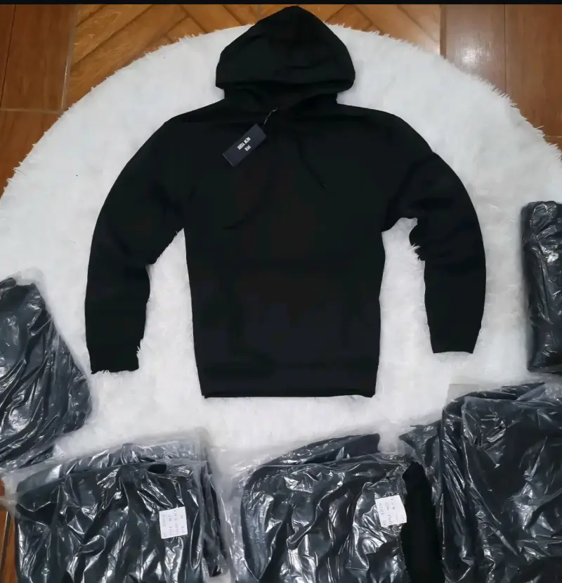 Polerón nuevo con capucha negro estilo Zara - 2